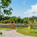 Amazing Design Aeris With Private Pool, High Level Of Privacy - Wiibuk Βίλα Šumber