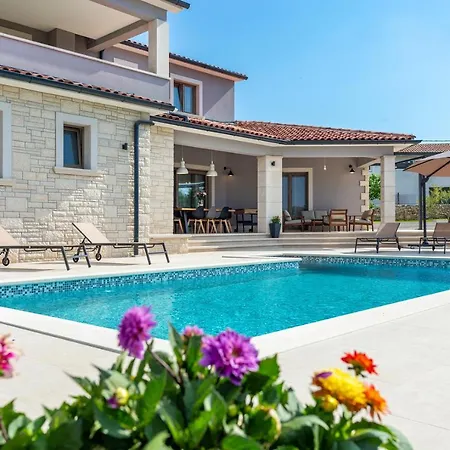 Amazing Design Aeris With Private Pool, High Level Of Privacy - Wiibuk Villa