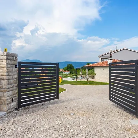Amazing Design Aeris With Private Pool, High Level Of Privacy - Wiibuk Villa